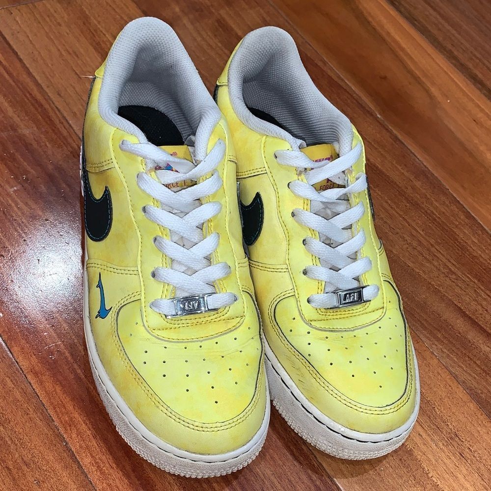 Nike Bright Yellow and Black peace love Air Force 1 Sneakers size 7y - Picture 2 of 8